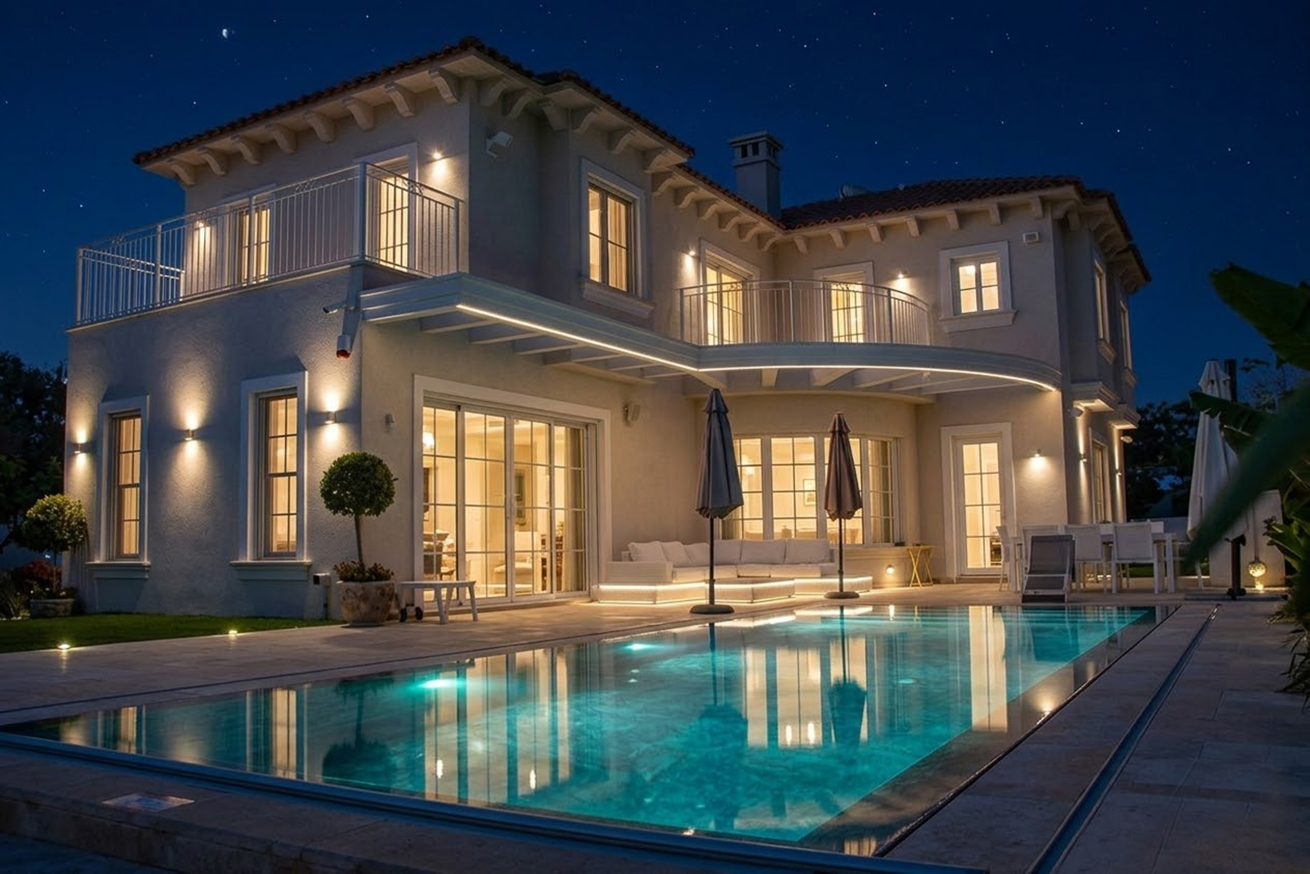 SWIMMING POOL NIGHT